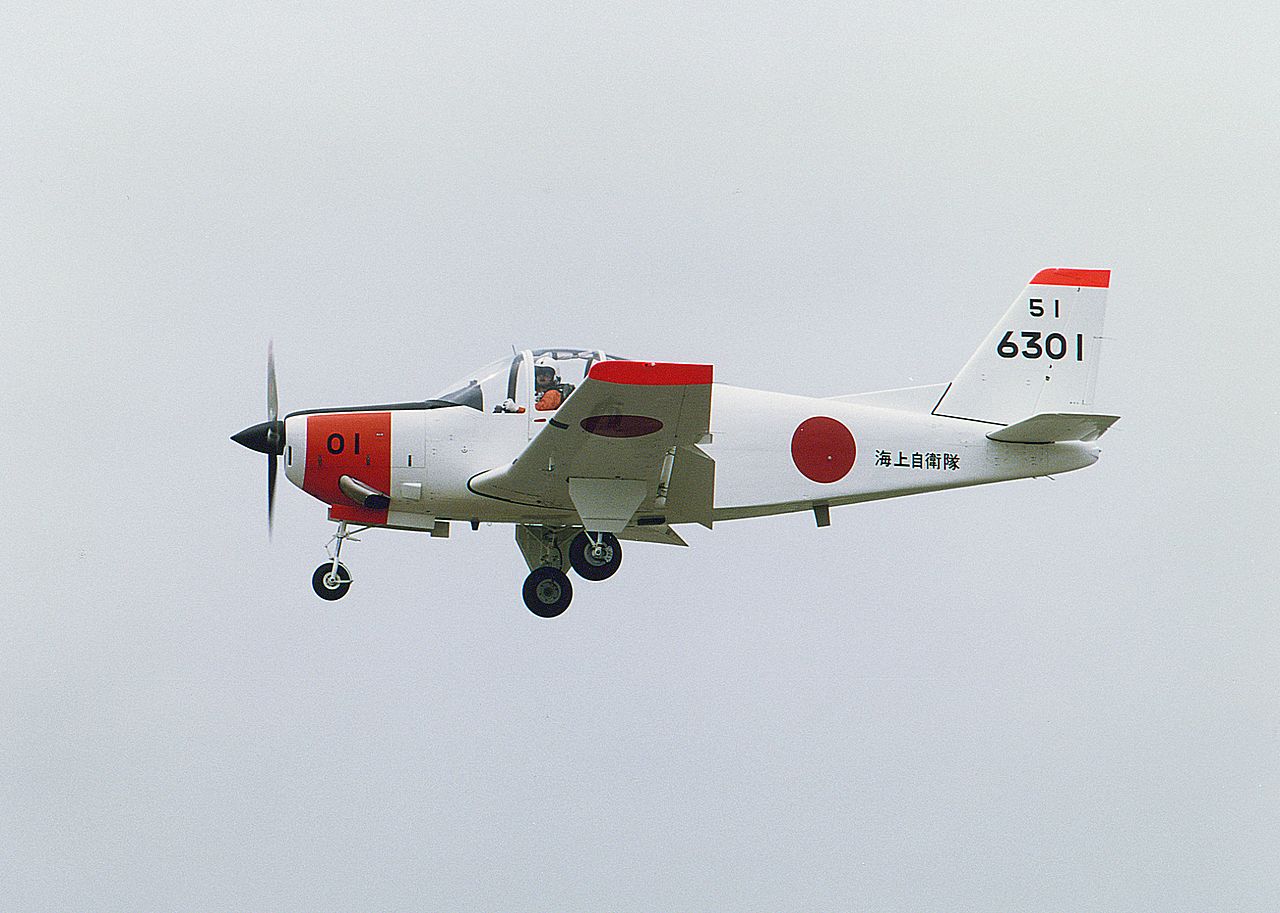 Fuji T-5 en vol train sorti