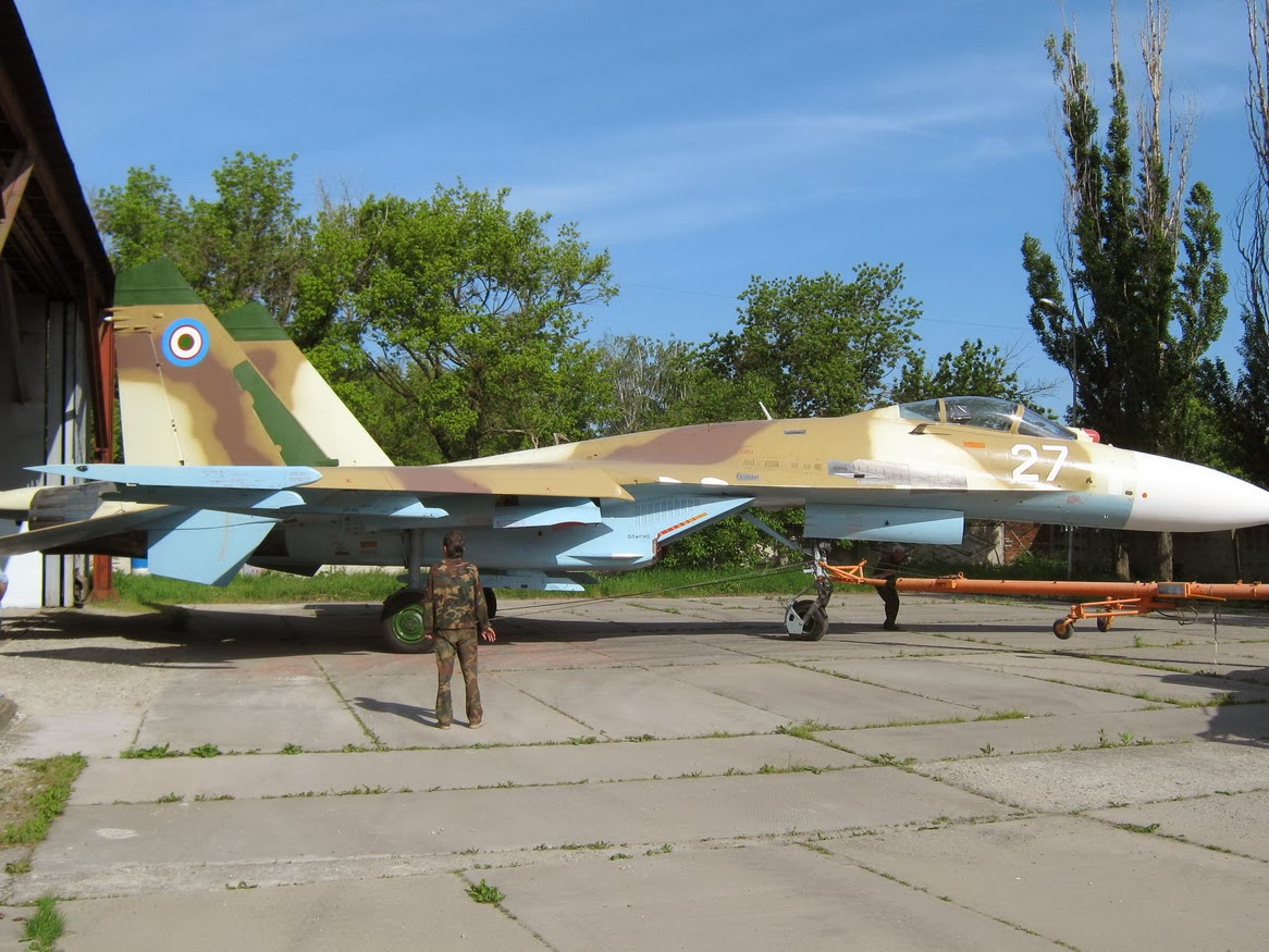 Sukhoï Su-27P ouzbèke vu de côté