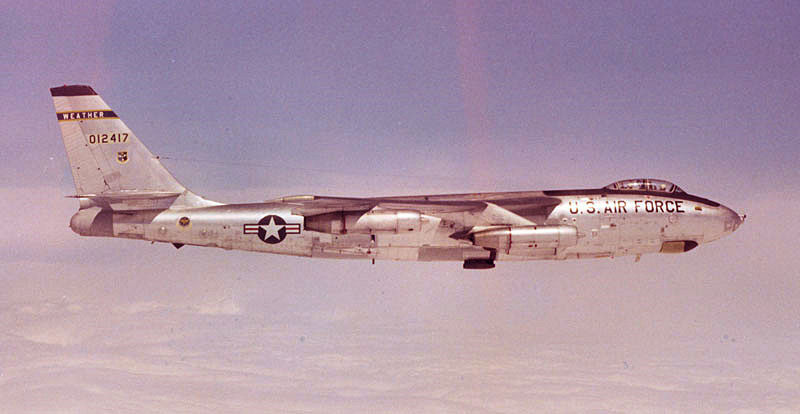 Boeing B-47 Stratojet (WB-47E) de l'USAF en vol