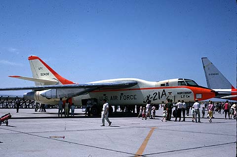 Northrop X-21A au statique, en couleurs