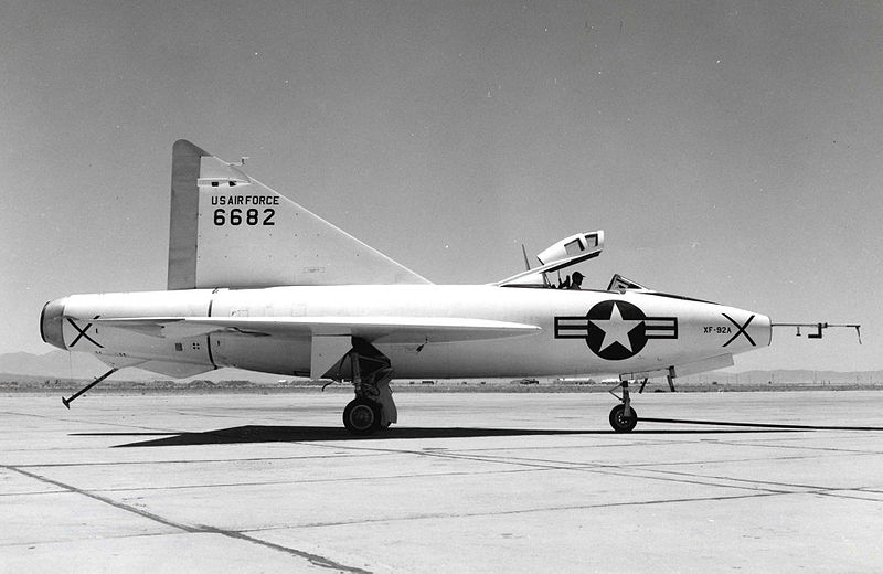 Convair XF-92A Dart au sol de profil