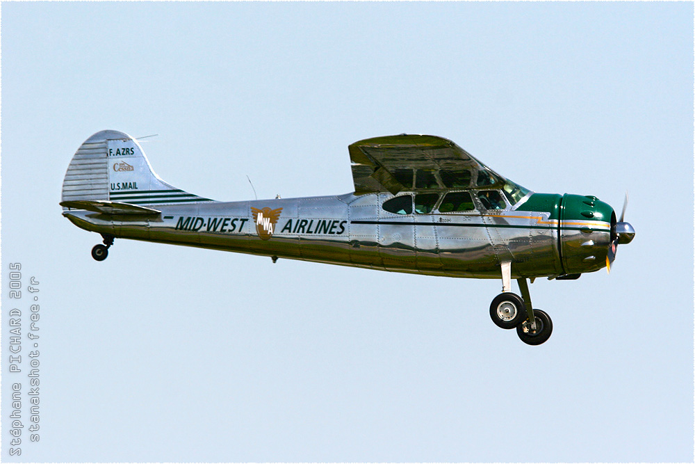 Cessna 195 en vol par Stanak