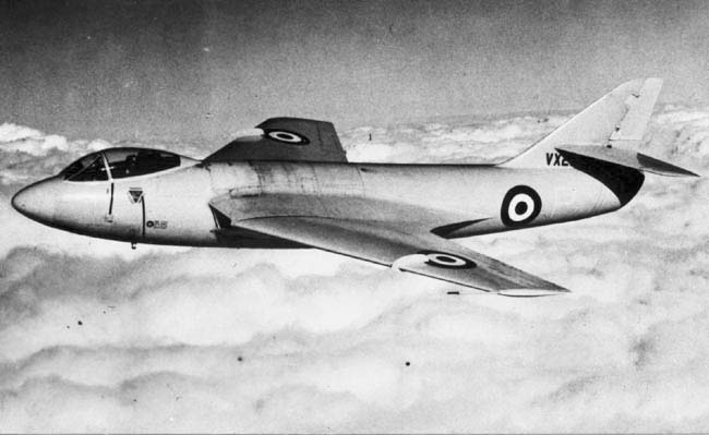 Hawker P.1081 en vol vu de côté