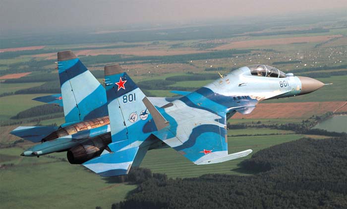 Sukhoï Su-35UB en vol vu de côté