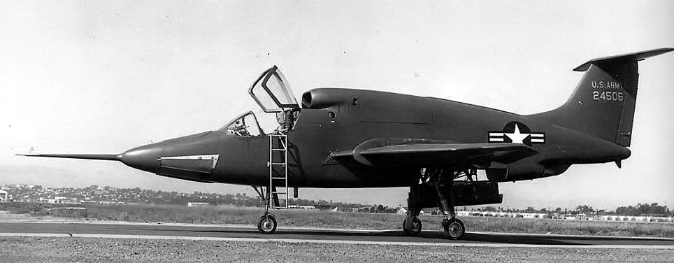 Ryan XV-5A Vertifan au sol vu de côté